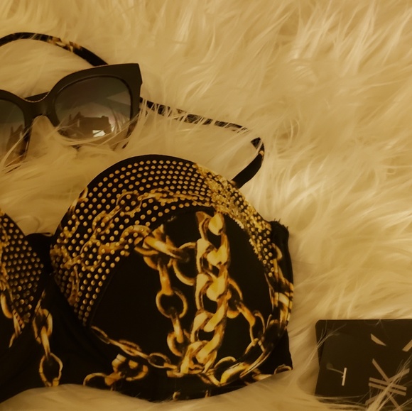 Kardashian bikini top👙❤ - Picture 2 of 3